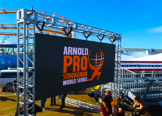Buen precio Función de visualización de vídeo pantalla LED a todo color al aire libre con carga de energía de interruptor de 5V / 40A y configuración de píxeles RGB 3in1 en línea