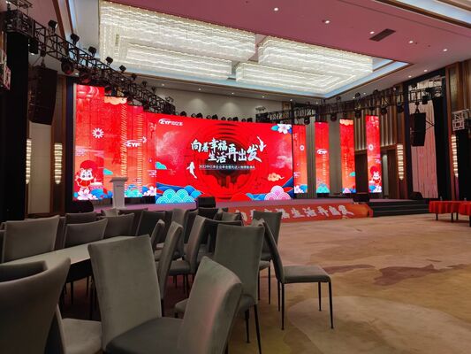 Buen precio Pantallas LED de escenario con módulos modulares de 250 por 250 milímetros y 64 por 64 módulos de resolución para una fácil escalabilidad y mantenimiento en línea