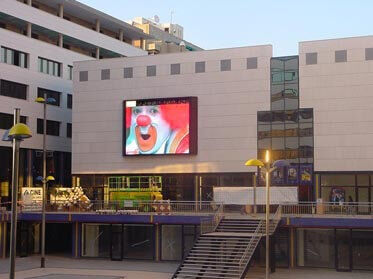 Pantalla LED exterior P5 de alta definición para publicidad con frecuencia de actualización de 3840 Hz y brillo de 6500