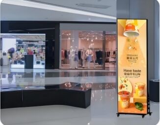 Buen precio Pantalla LED tipo póster 1R1G1B con gabinete de aluminio y tamaño de pantalla de 680x2000 mm, ideal para señalización digital dinámica en interiores En línea