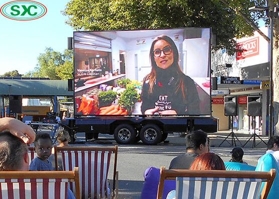 Buen precio El remolque móvil llevó la pantalla de visualización P10 Rgb 3 In1 para la publicidad al aire libre del balanceo en línea