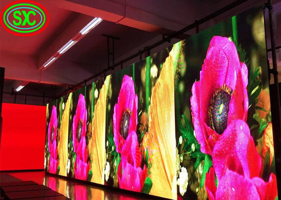 Buen precio Pantalla LED de video COB 6000CD/SQM Brillo IP65 Pantalla de publicidad comercial LED de fácil instalación en línea