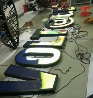 Buen precio 2022 nuevos HD modificados para requisitos particulares llevaron el centro comercial de la exhibición de la TV que hacía publicidad de la pantalla de la MAYÚSCULA en línea