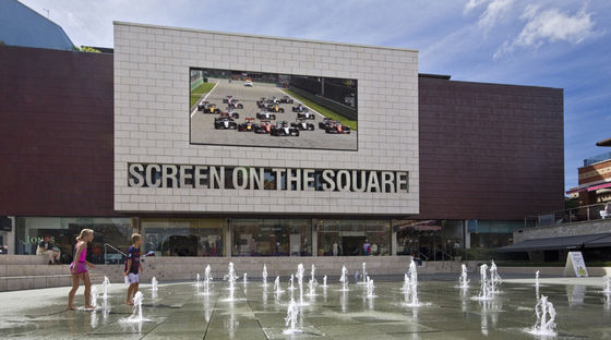 Buen precio Pantalla LED de color completo con estructura modular y ajuste flexible del área de pantalla para diversas necesidades publicitarias en línea