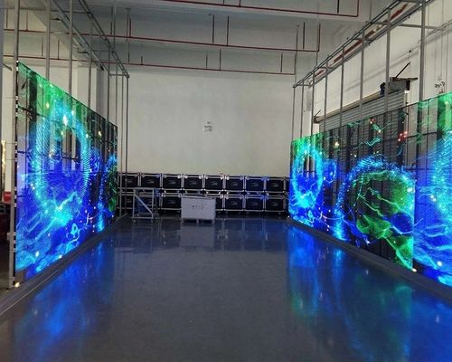 Buen precio Tablero transparente del vidrio de la publicidad de ventana P7.82 del LED 3.91m m en línea