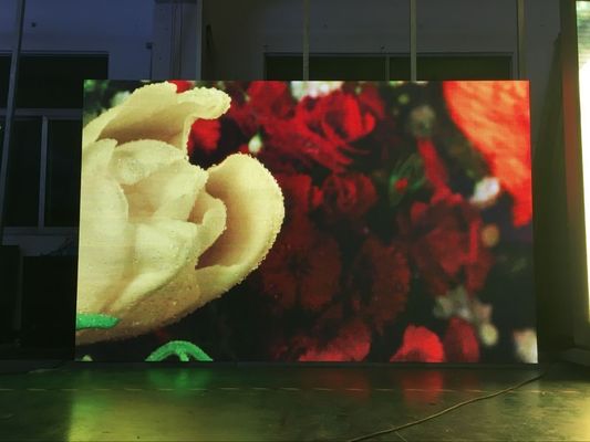 Ángulo de visión amplio a todo color video del panel de pared de la pantalla LED del frente P3.91 del gabinete interior de alquiler del servicio 500X500M M