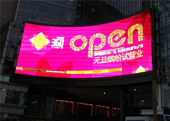 Buen precio ESCUPA la pantalla LED interior curvada del RGB del multicolor, el panel de la pantalla de SMD2020 Digitaces LED en línea