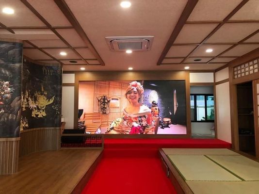 Buen precio Panel LED Flexible RGB P3.9 a todo color para interiores para publicidad y señalización digital de fondo de escenario para eventos en línea